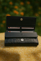 Black Crocodile Beauty